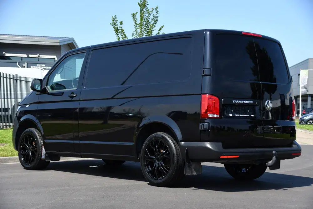 Volkswagen Transporter 2.0 TDI L1H1 30 Black Edition Cruise uit 2023, foto 3