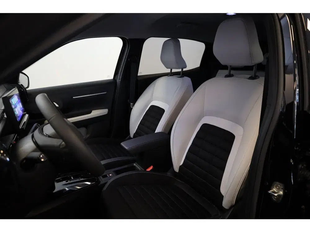 Citroën C3 Aircross Hybrid 145pk Max Automaat 17" uit 2025, foto 3