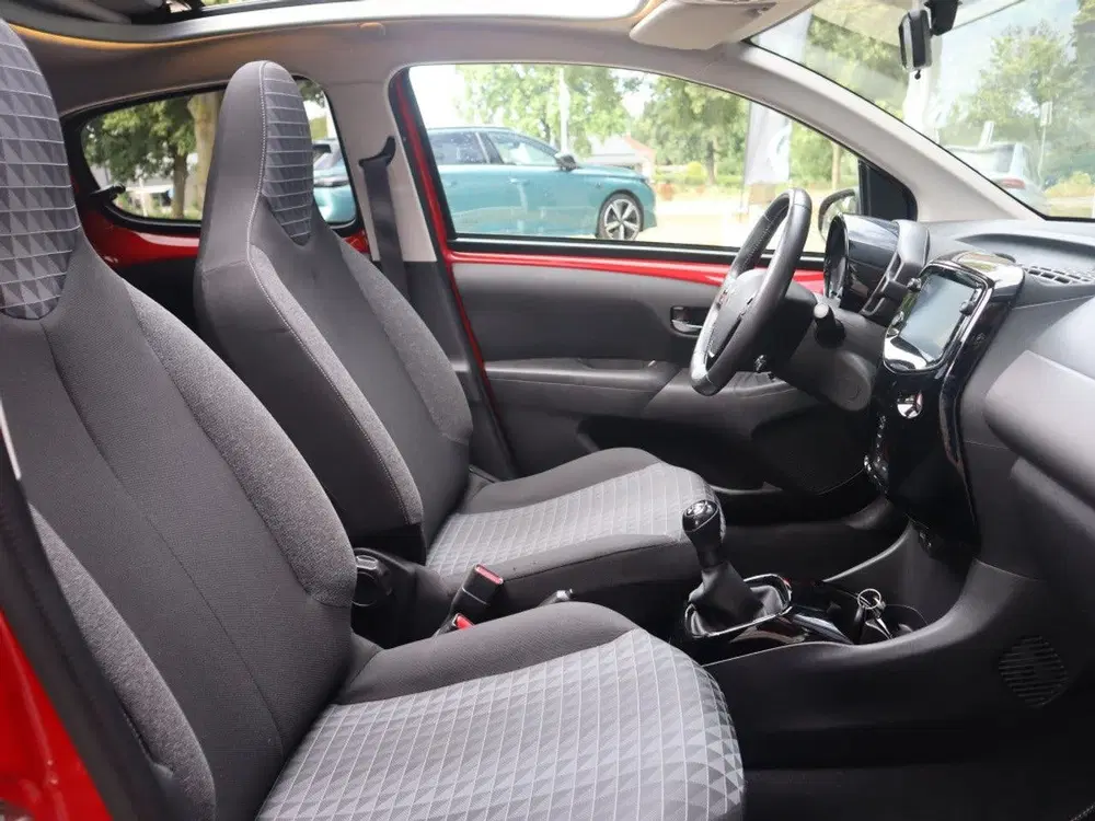 Peugeot 108 Allure TOP 1.0 e-VTi 72pk 5D uit 2021, foto 6