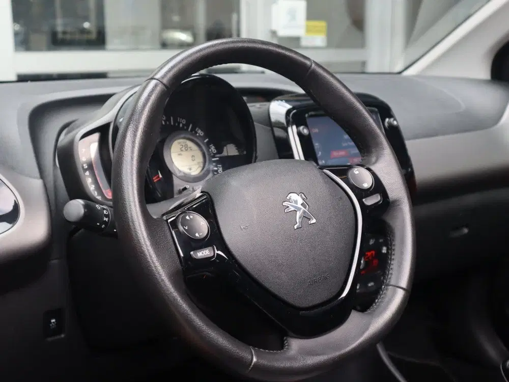 Peugeot 108 Allure TOP 1.0 e-VTi 72pk 5D uit 2021, foto 9