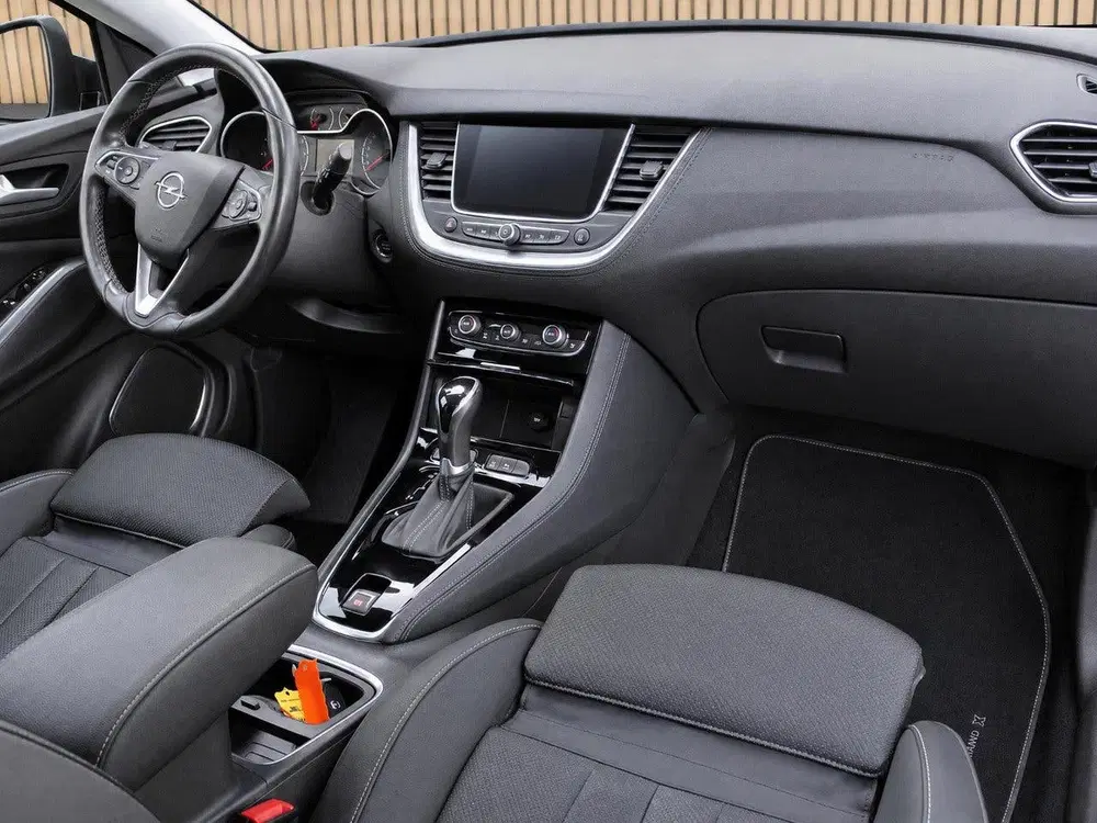 Opel Grandland 1.2 Turbo Innovation Automaat uit 2019, foto 3
