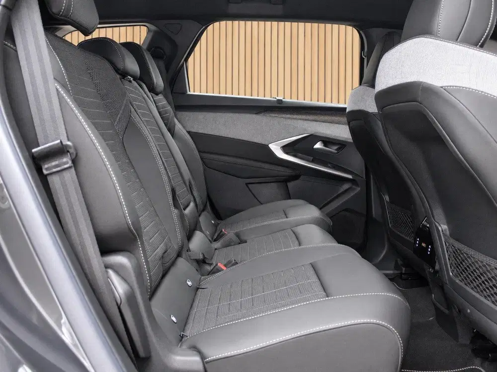 Peugeot 5008 1.2 Hybrid 145 GT 7p Automaat uit 2026, foto 13