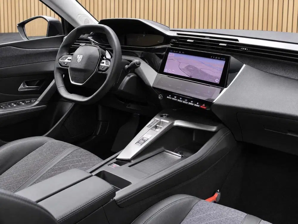 Peugeot 408 1.2T Allure Pack 130 EAT8 Automaat uit 2023, foto 3