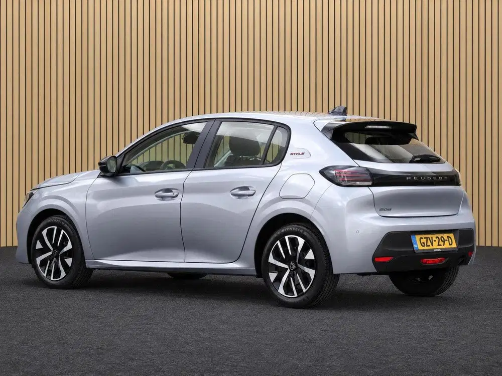 Peugeot 208 1.2 PureTech 75 Style uit 2025, foto 2