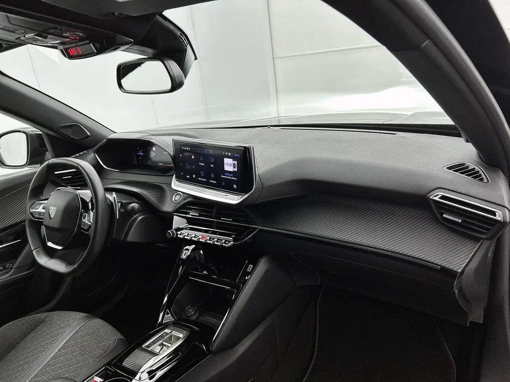 Peugeot 2008 1.2 145pk Hybrid Allure Automaat uit 2025, foto 12