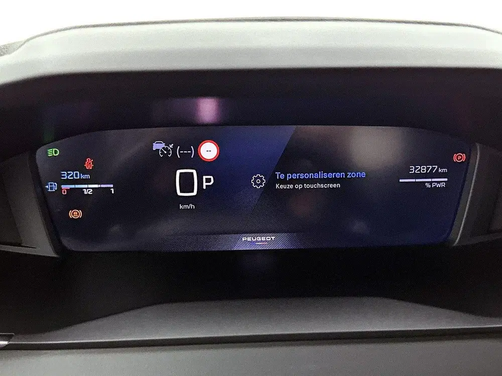 Peugeot 2008 1.2 145pk Hybrid Allure Automaat uit 2025, foto 14