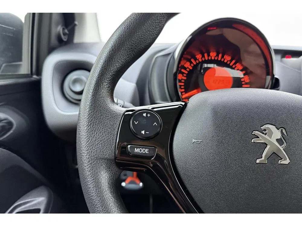 Peugeot 108 1.0 e-VTi Blue Lease uit 2020, foto 15