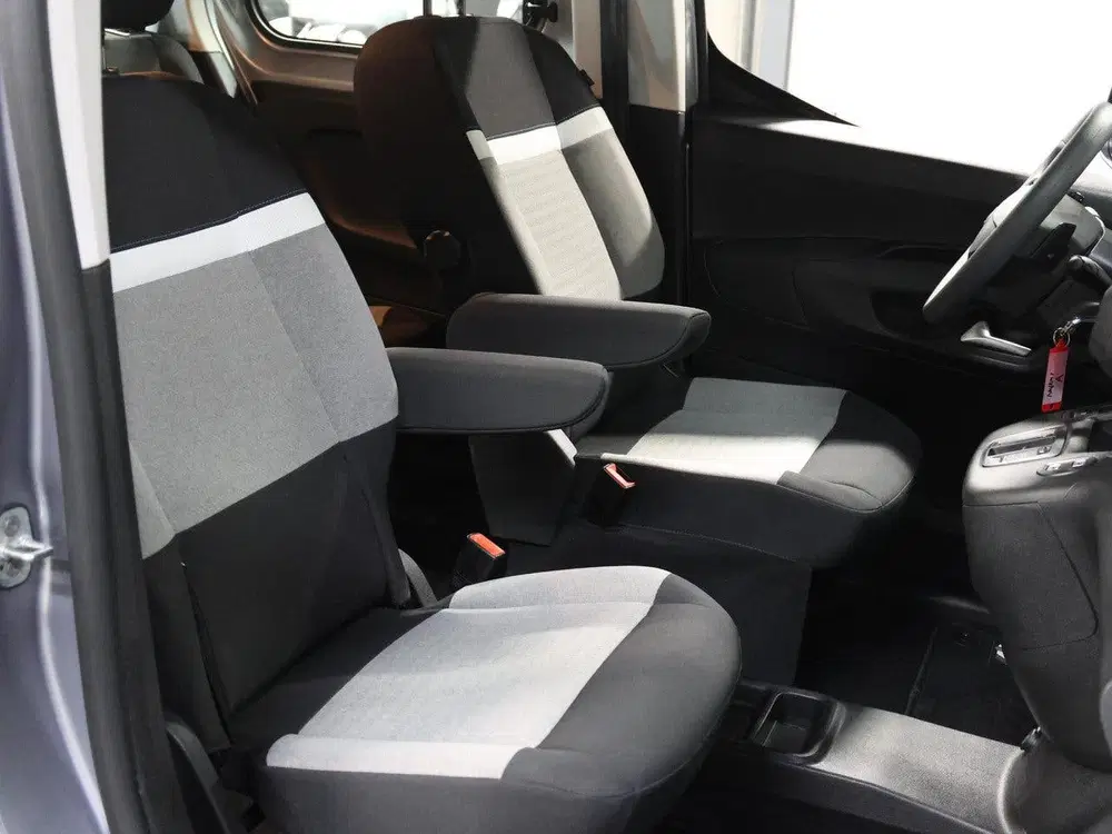 Citroën Berlingo Feel L1 50 kWh 136PK uit 2025, foto 10