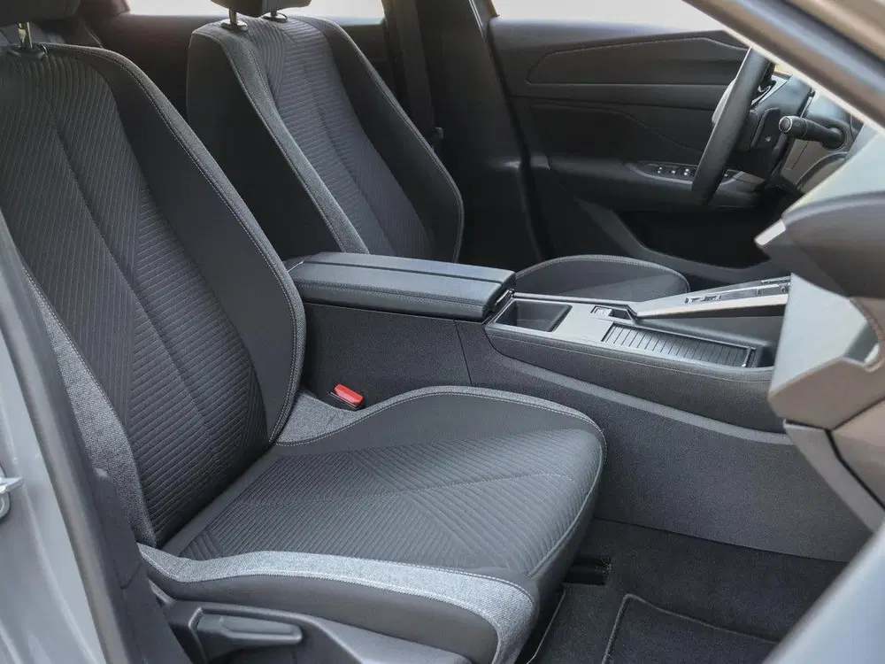 Peugeot 308 SW 130pk Active Pack Automaat uit 2024, foto 10