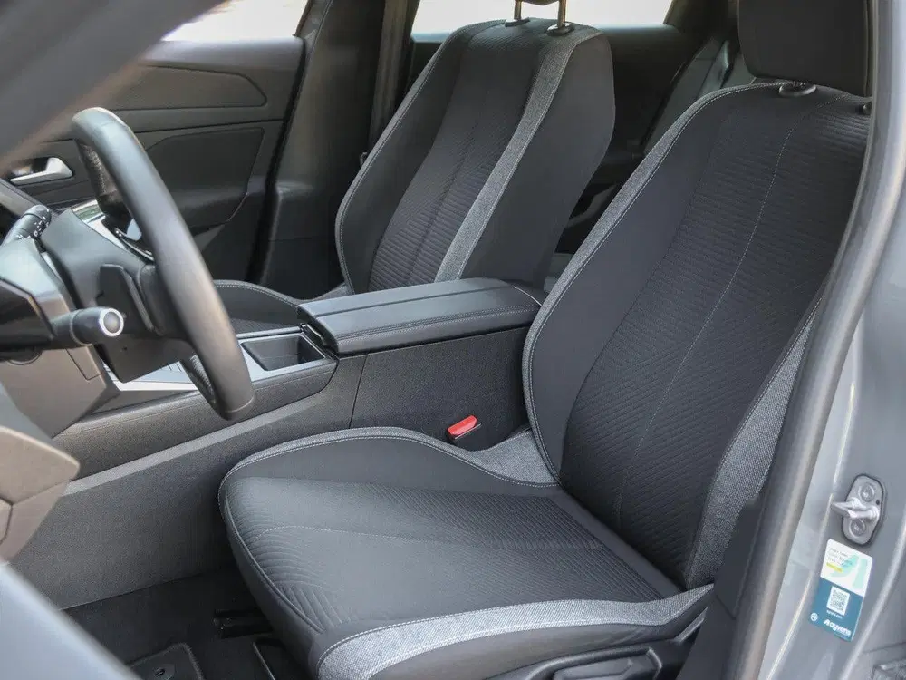 Peugeot 308 SW 130pk Active Pack Automaat uit 2024, foto 12