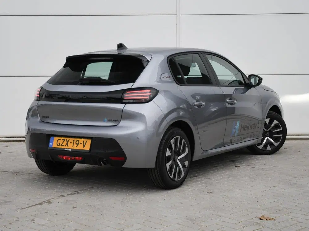 Peugeot 208 Style 1.2 PureTech 75pk NAVI uit 2025, foto 4
