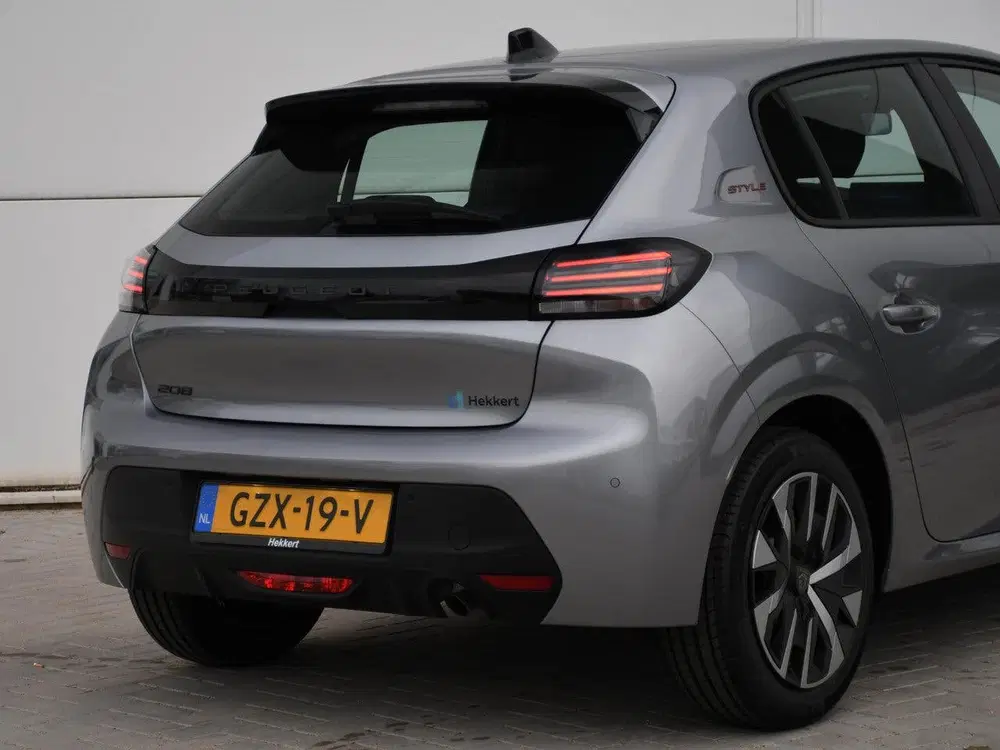 Peugeot 208 Style 1.2 PureTech 75pk NAVI uit 2025, foto 5