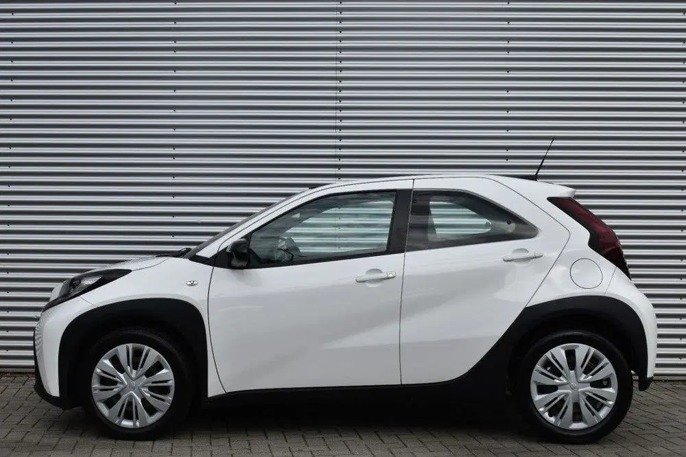 Toyota Aygo X 1.0 VVT-I MT PLAY uit 2024, foto 2