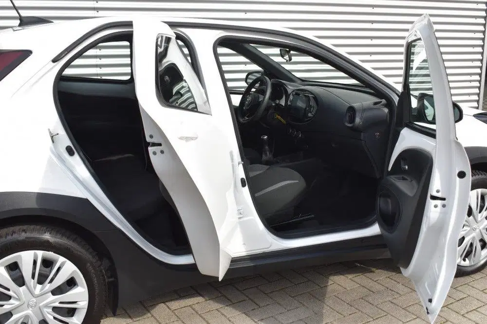 Toyota Aygo X 1.0 VVT-I MT PLAY uit 2024, foto 5