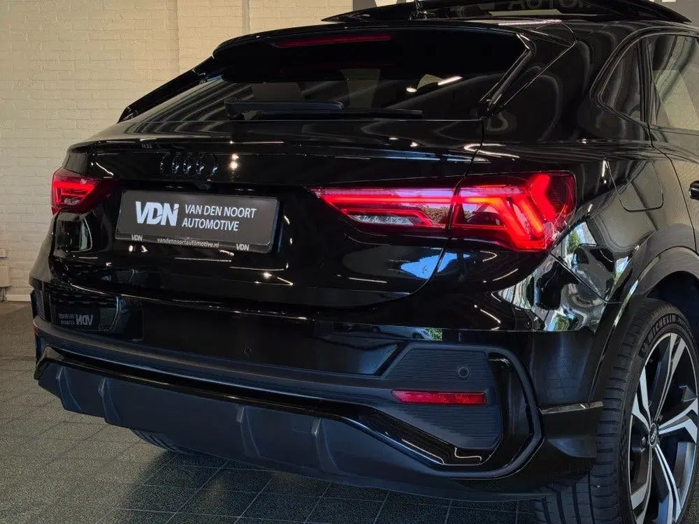 Audi Q3 35 TFSI 3x S-Line Black Edition Pano Sfeer uit 2021, foto 10