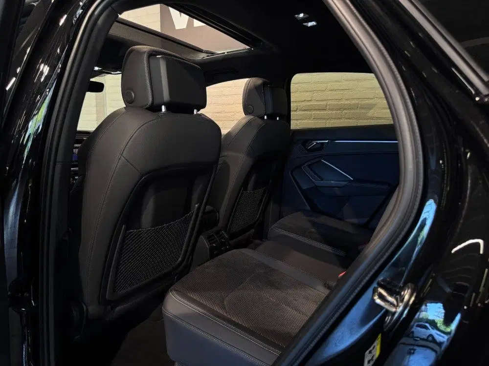 Audi Q3 35 TFSI 3x S-Line Black Edition Pano Sfeer uit 2021, foto 15