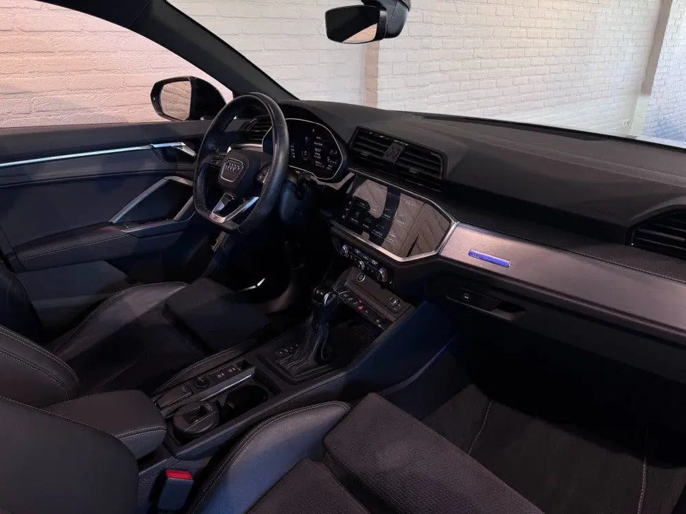 Audi Q3 35 TFSI 3x S-Line Black Edition Pano Sfeer uit 2021, foto 2