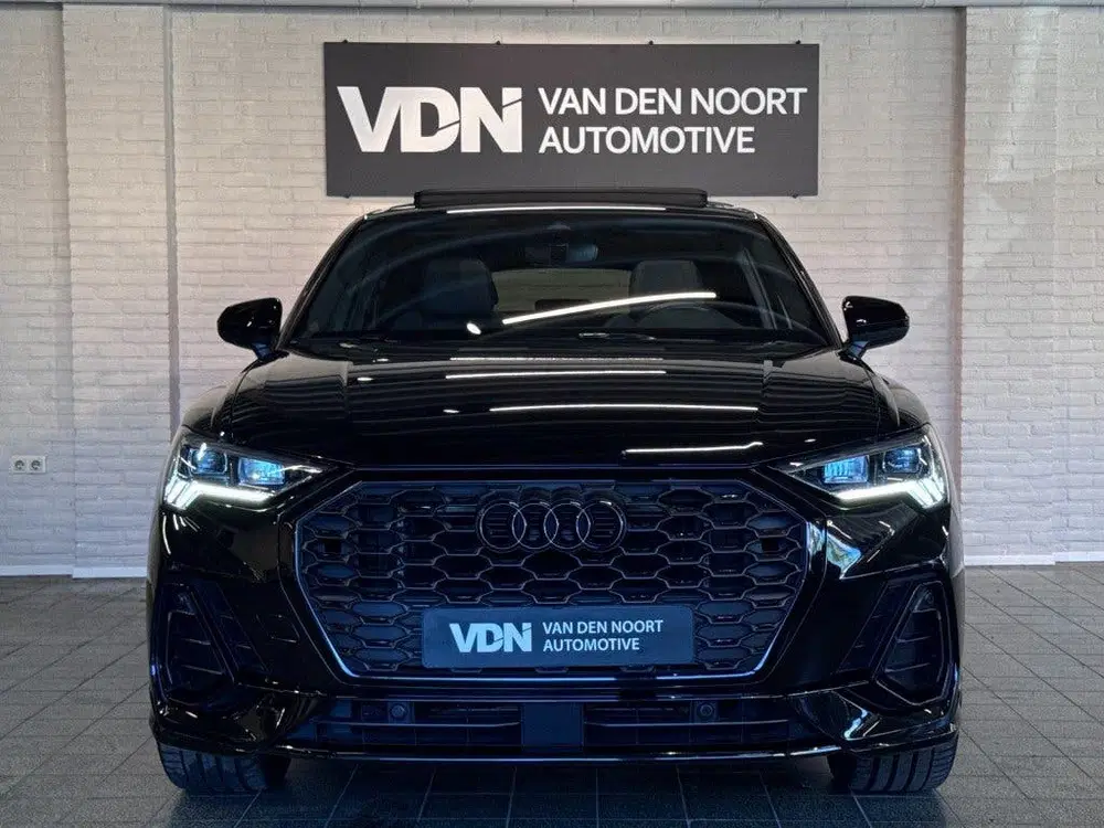 Audi Q3 35 TFSI 3x S-Line Black Edition Pano Sfeer uit 2021, foto 4