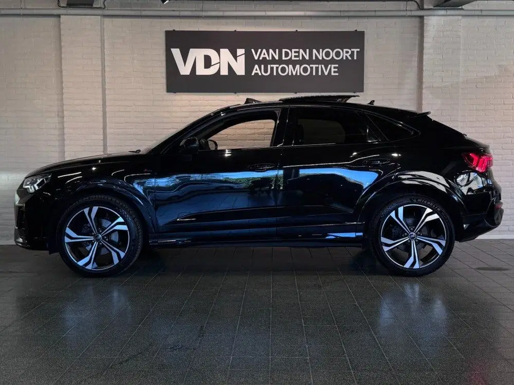 Audi Q3 35 TFSI 3x S-Line Black Edition Pano Sfeer uit 2021, foto 6