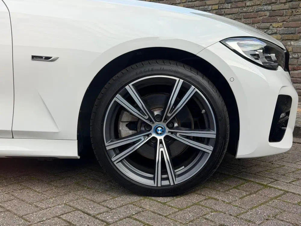 BMW 3-serie 320E M-Sport Panodak 19 Inch Keyless uit 2022, foto 11
