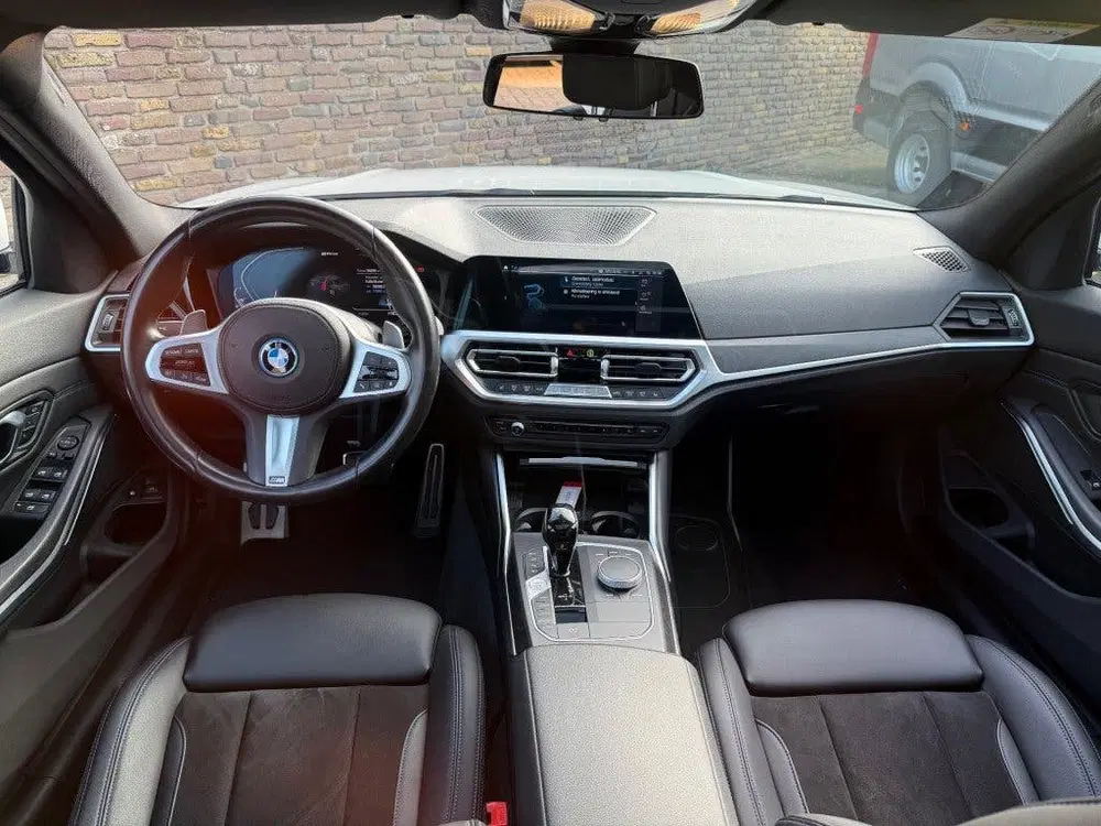 BMW 3-serie 320E M-Sport Panodak 19 Inch Keyless uit 2022, foto 2