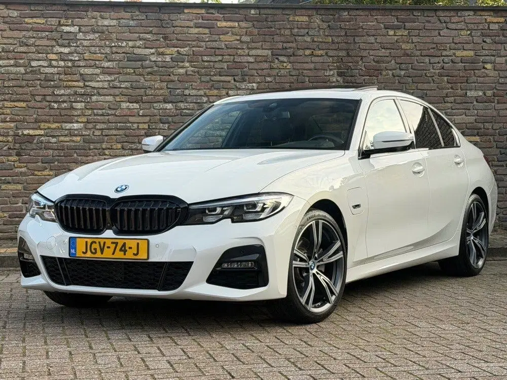 BMW 3-serie 320E M-Sport Panodak 19 Inch Keyless uit 2022, foto 5