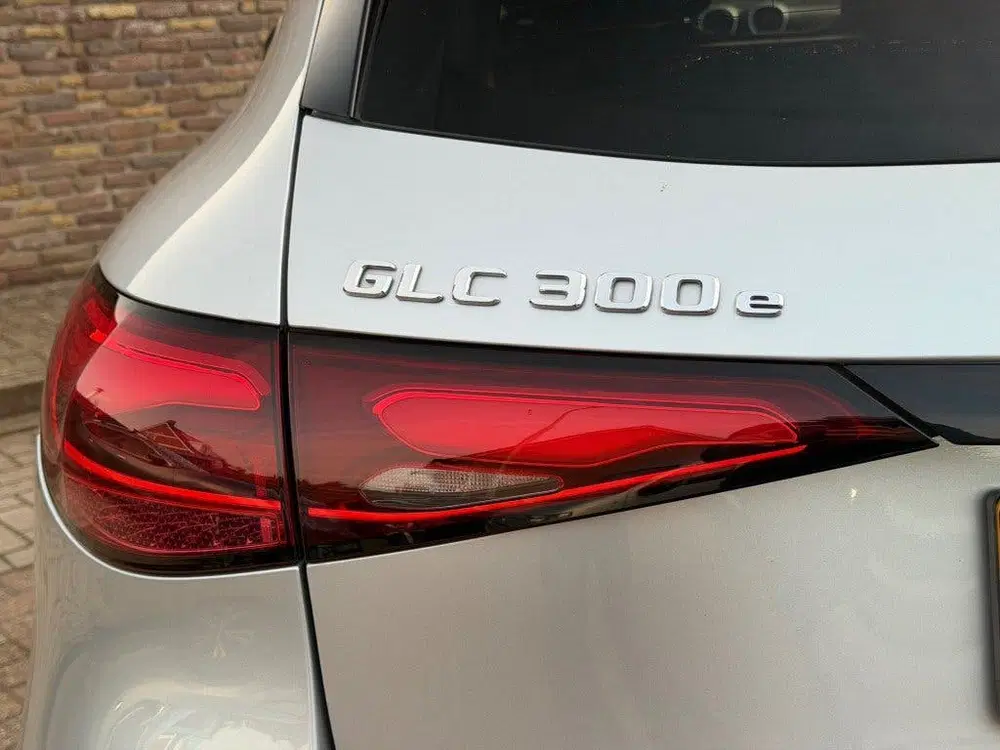 Mercedes-Benz GLC 300E 4MATIC AMG LINE Panodak 20 Inc uit 2023, foto 13