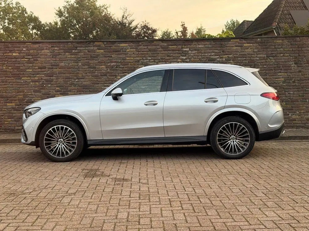 Mercedes-Benz GLC 300E 4MATIC AMG LINE Panodak 20 Inc uit 2023, foto 6