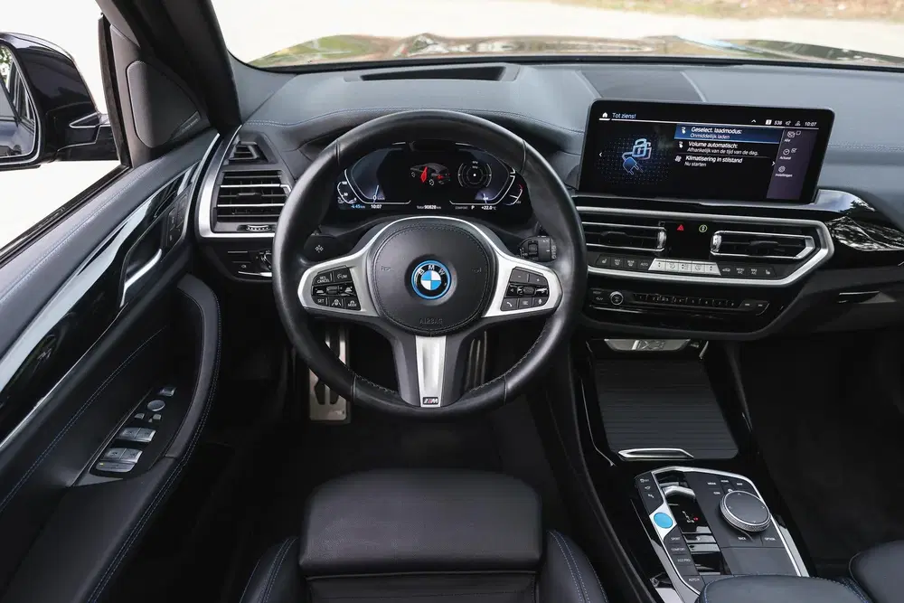 BMW iX3 High Executive uit 2024, foto 3