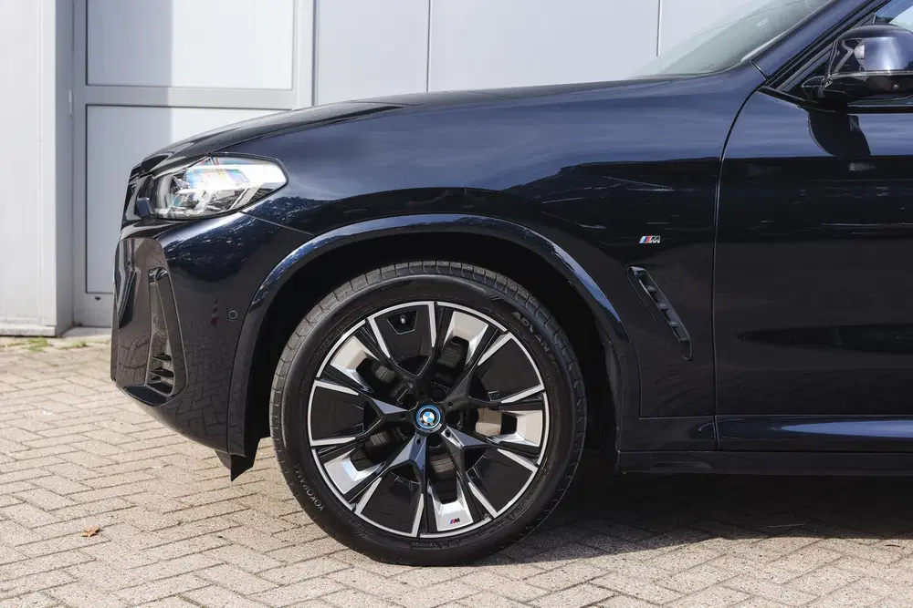 BMW iX3 High Executive uit 2024, foto 5