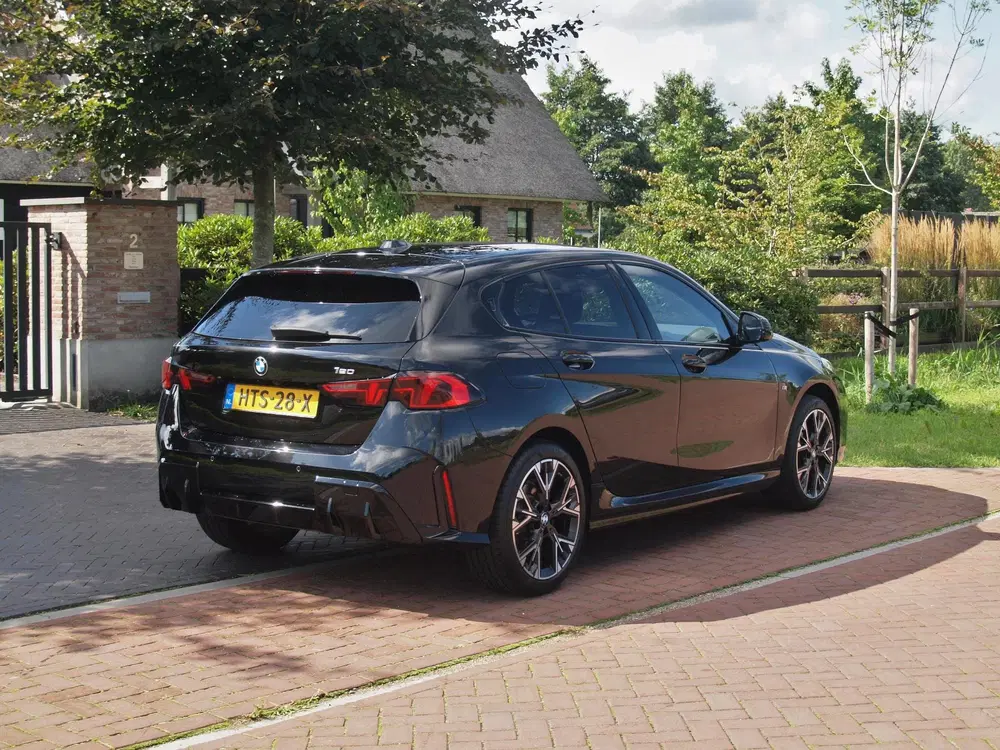 BMW 1-serie 120 M Sport Design Edition uit 2025, foto 10