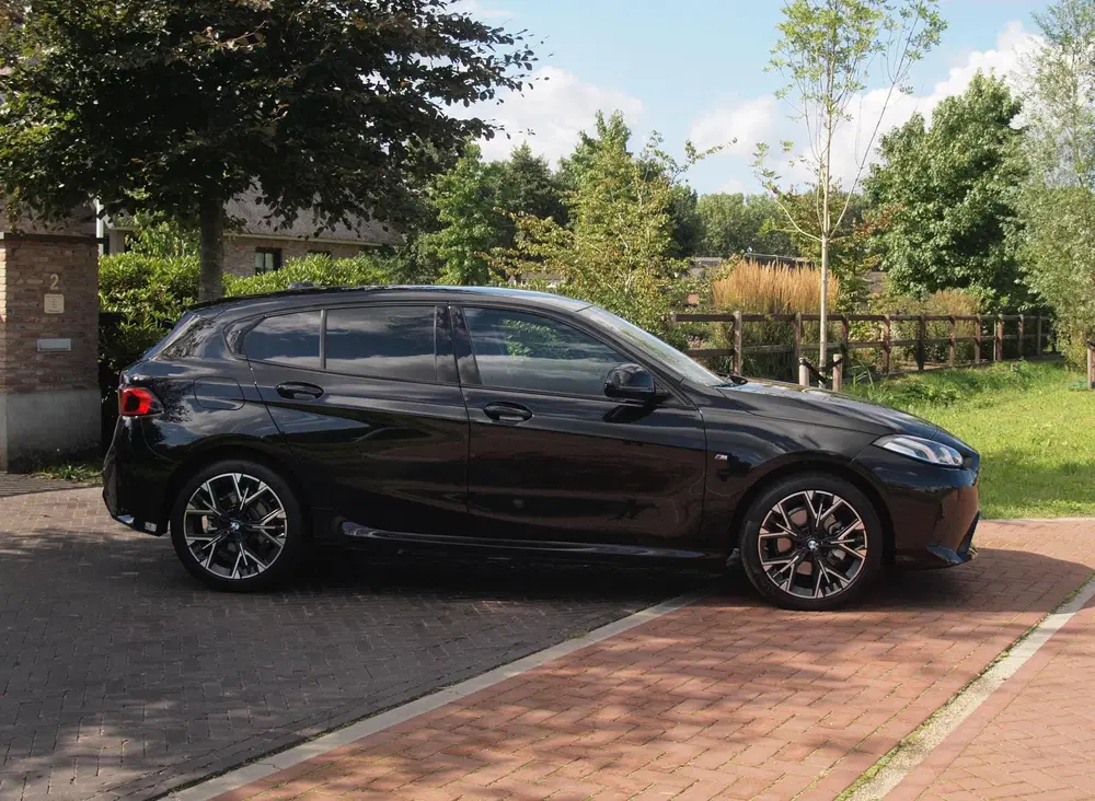 BMW 1-serie 120 M Sport Design Edition uit 2025, foto 11