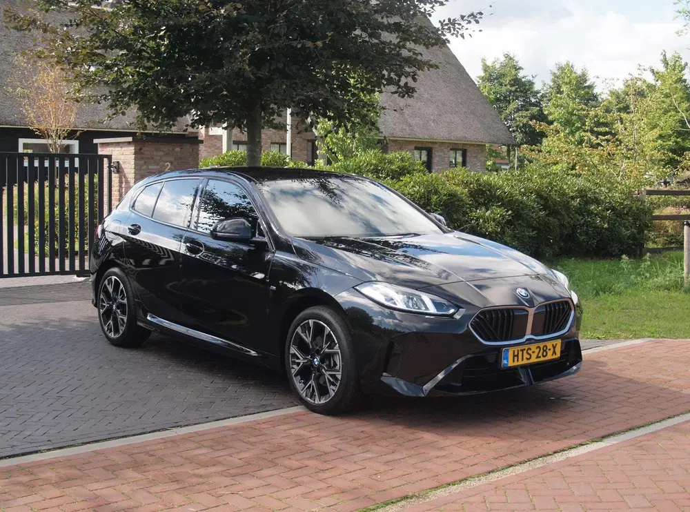BMW 1-serie 120 M Sport Design Edition uit 2025, foto 4