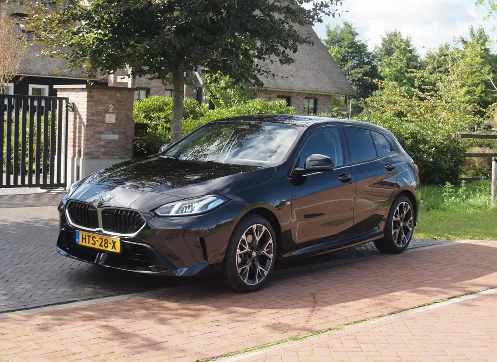 BMW 1-serie 120 M Sport Design Edition uit 2025, foto 6