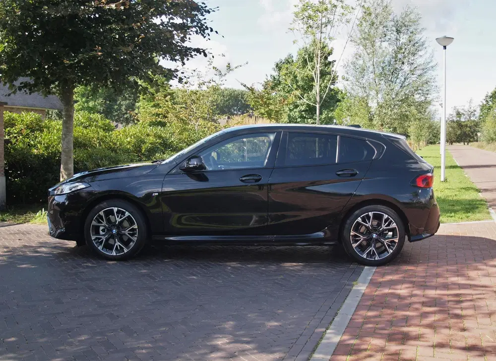 BMW 1-serie 120 M Sport Design Edition uit 2025, foto 7