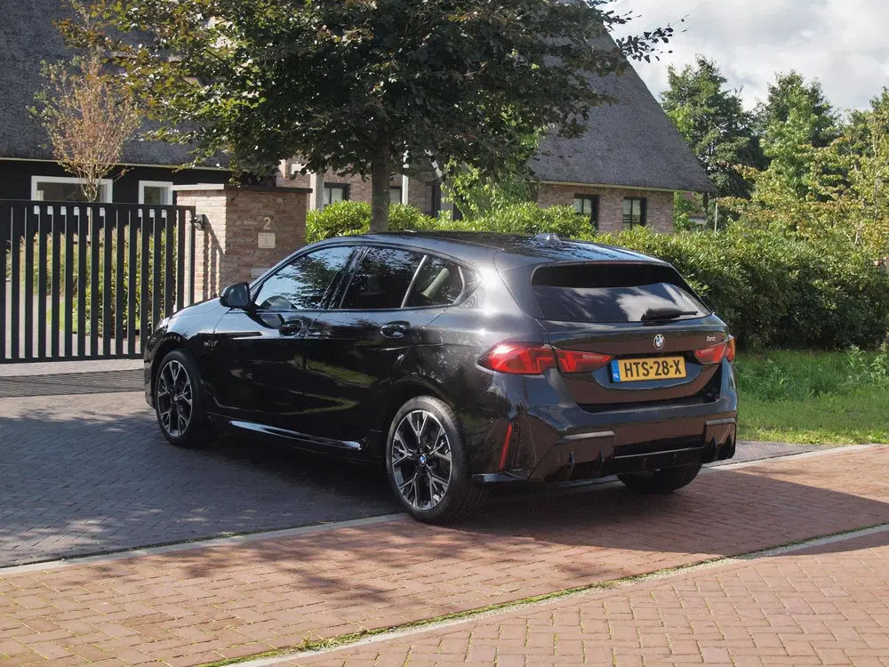 BMW 1-serie 120 M Sport Design Edition uit 2025, foto 8