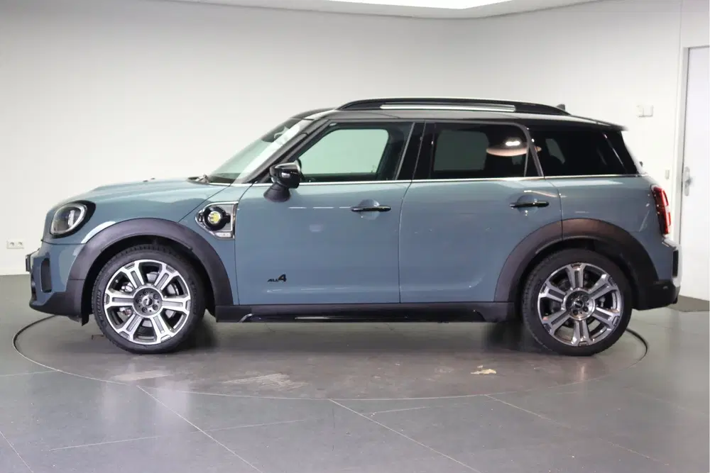 Mini Countryman Cooper S E ALL4 Classic Automaat uit 2022, foto 2