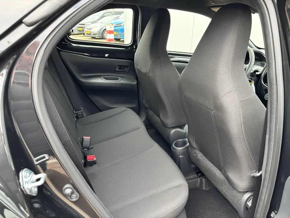 Toyota Aygo X 1.0 VVT-i MT Play uit 2025, foto 8