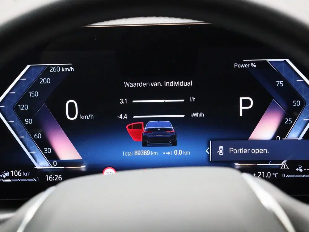 BMW 3-serie 320e uit 2023, foto 8