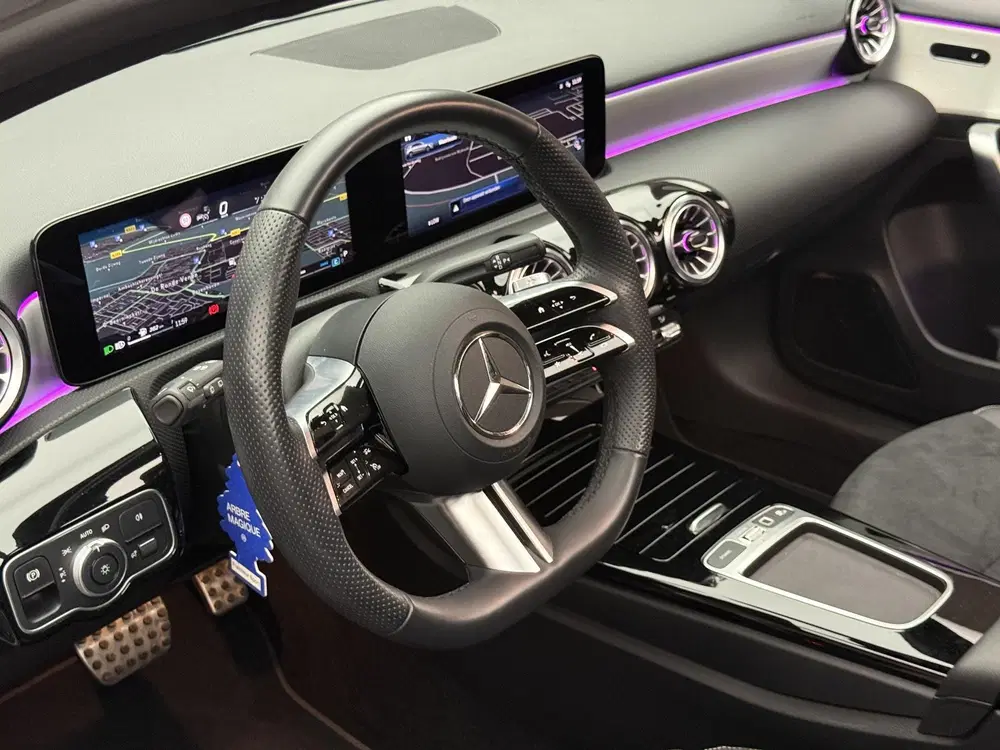 Mercedes-Benz A-Klasse 200 AMG Line uit 2025, foto 3