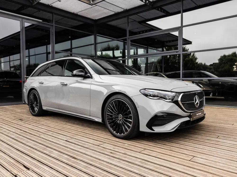 Mercedes-Benz E-Klasse 300 e Sport Edition uit 2026, foto 3