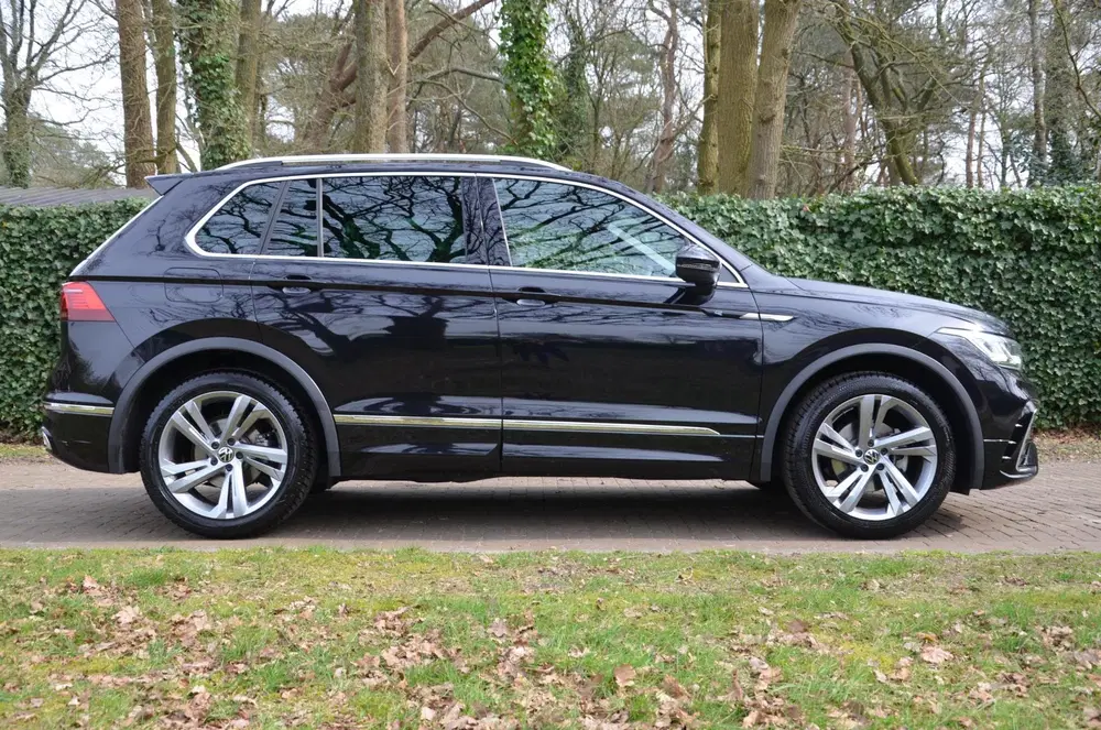 Volkswagen Tiguan 1.5 TSI R-Line Business+ Automaat uit 2021, foto 2