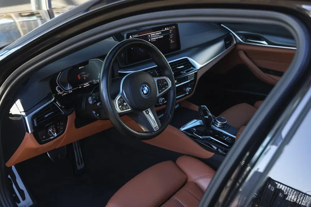 BMW 5-serie 545e xDrive M Sport Automaat uit 2022, foto 10