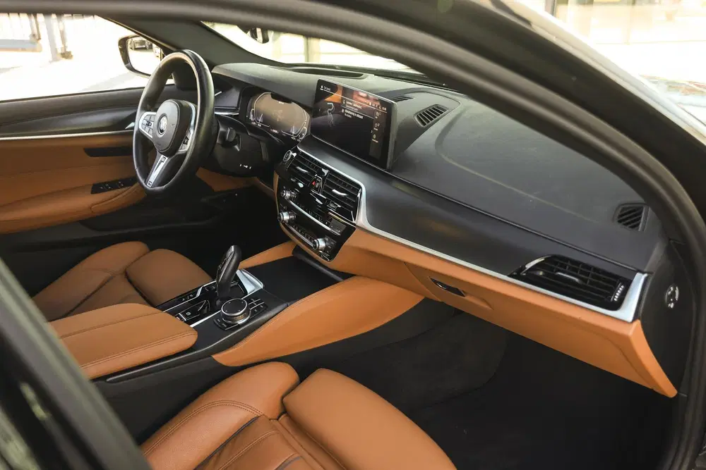 BMW 5-serie 545e xDrive M Sport Automaat uit 2022, foto 11