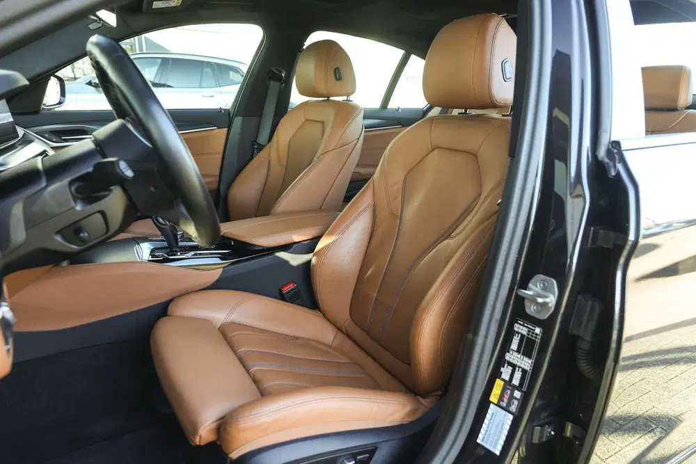 BMW 5-serie 545e xDrive M Sport Automaat uit 2022, foto 14