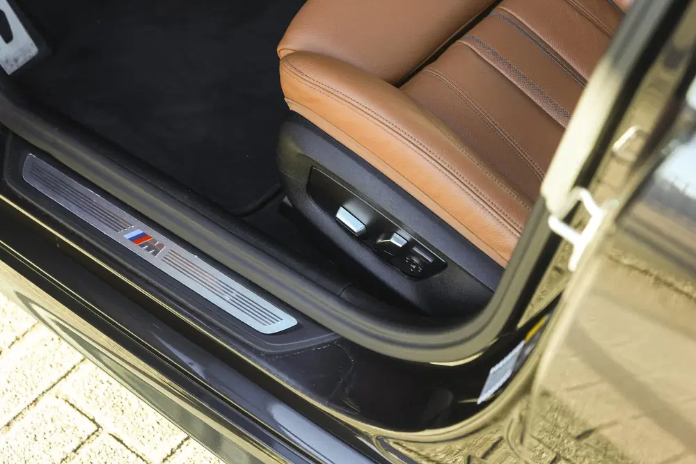 BMW 5-serie 545e xDrive M Sport Automaat uit 2022, foto 15