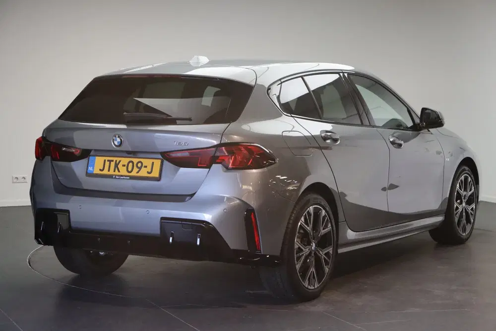 BMW 1-serie 120 M Sport Automaat uit 2026, foto 3