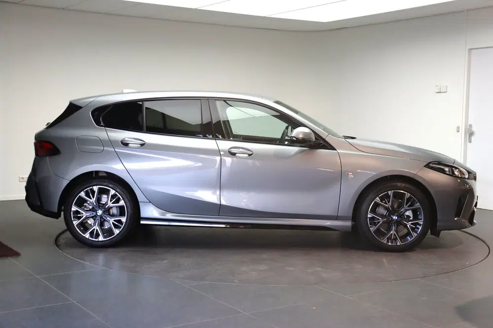 BMW 1-serie 120 M Sport Automaat uit 2026, foto 4