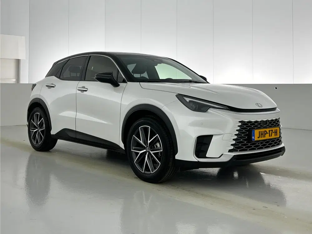 Lexus LBX 1.5 Hybrid Emotion Tech Pack (bj 2025 uit 2025, foto 15