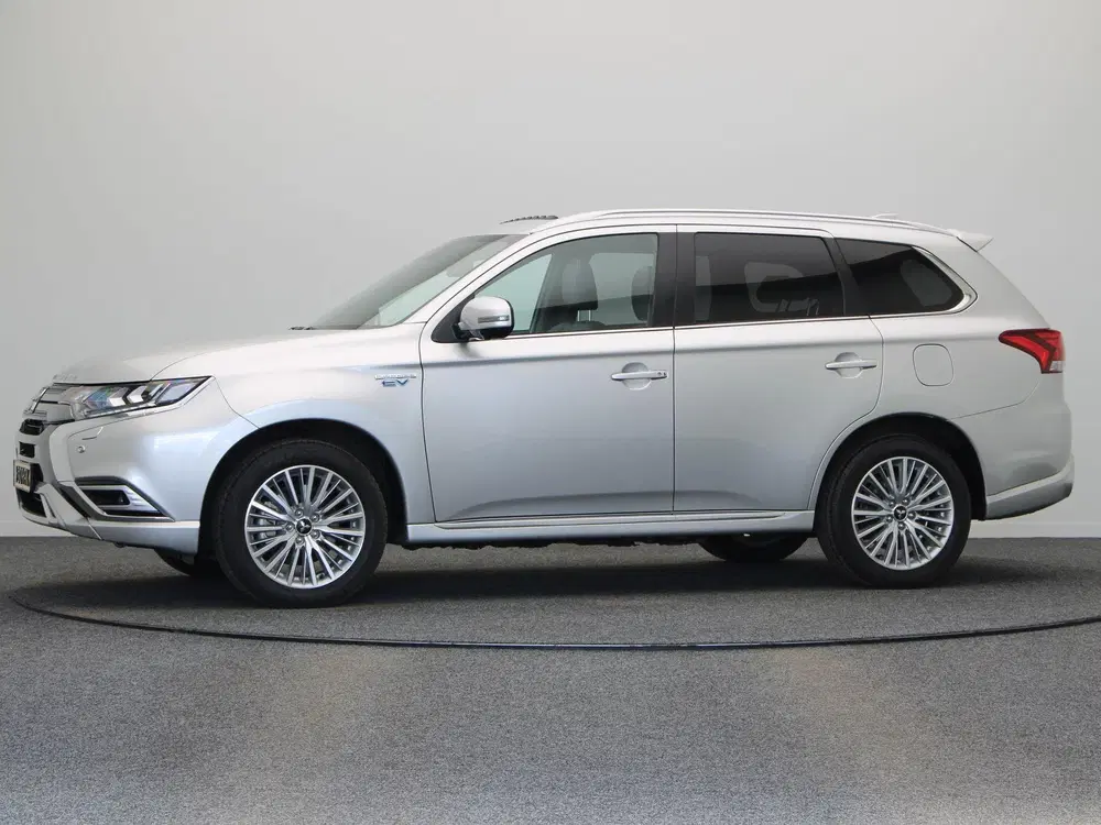 Mitsubishi Outlander 2.4 PHEV Instyle uit 2020, foto 13